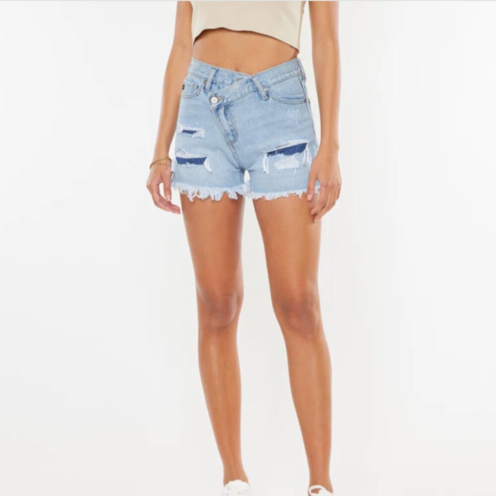 NWT KanCan Leandra High Rise Crossover Shorts Denim Raw Hem Women's XL *Flaw* - Picture 3 of 16